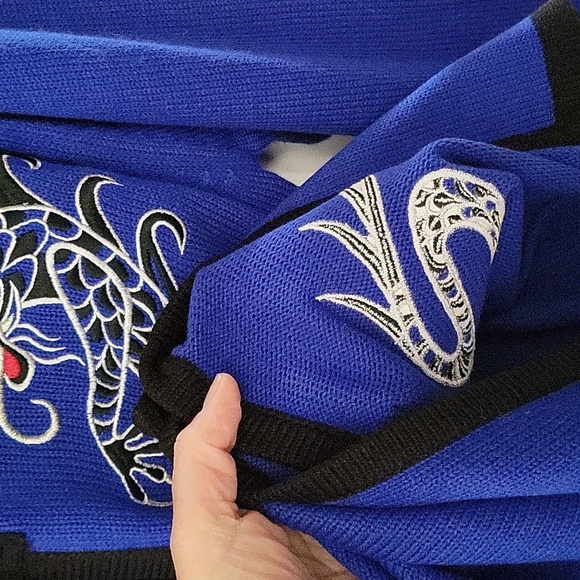 Vintage Bob Mackie Embroidered Blue Silver Dragon Knitted Cardigan - Picture 8 of 15